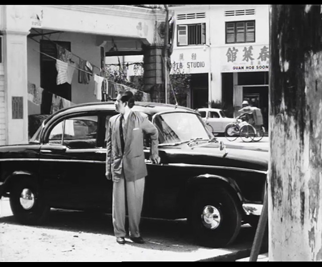 Still from 'Che Mamat Parang Tumpol' (Film source: Asian Film Archive. Courtesy of ©Cathay-Keris Film Pte. Ltd.) 