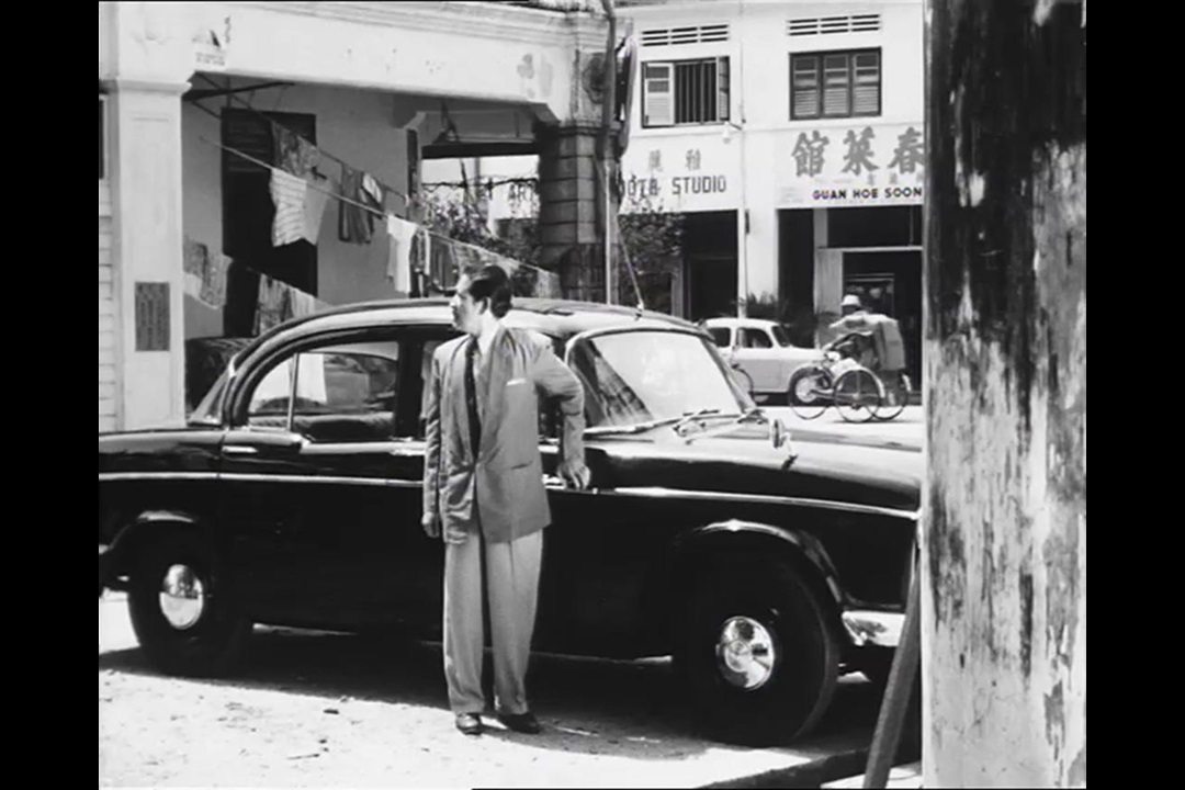 Still from 'Che Mamat Parang Tumpol' (Film source: Asian Film Archive. Courtesy of ©Cathay-Keris Film Pte. Ltd.)