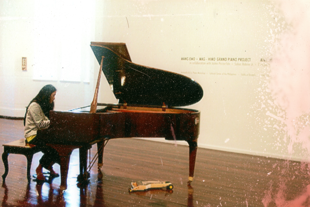 A guest plays the piano during the exhibition of the 'Mang Emo + Mag-himo Grand Piano Project' at Fremantle Arts Centre, Australia. Image taken from Arvin and Alwin Reamillo’s photo archive, courtesy of Arvin Reamillo.